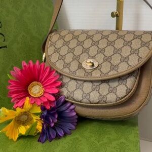 Authentic Gucci Shoulder /Crossbody Bag.